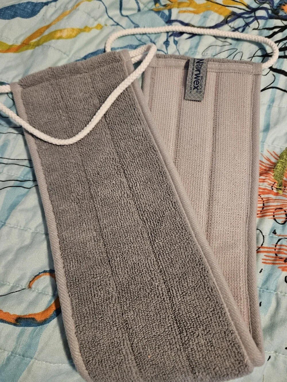 New Norwex Back Scrubber Graphite BacLock Microfiber Exfoliating Shower Bath